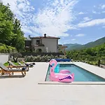 Villa Suzana With Heated Pool And Outdoor Billiards