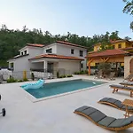 Villa Suzana With Heated Pool And Outdoor Billiards Veprinac