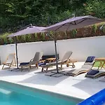 Suzana With Heated Pool And Outdoor Billiards Veprinac