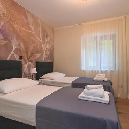 Villa Suzana With Heated Pool And Outdoor Billiards Veprinac