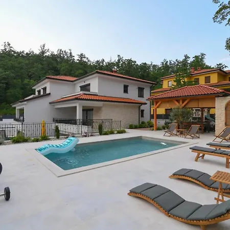 فيلة Suzana With Heated Pool And Outdoor Billiards Veprinac