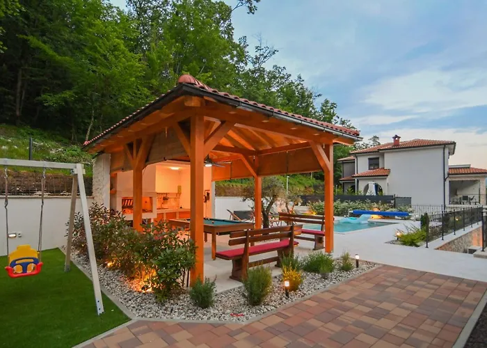Suzana With Heated Pool And Outdoor Billiards Вилла *