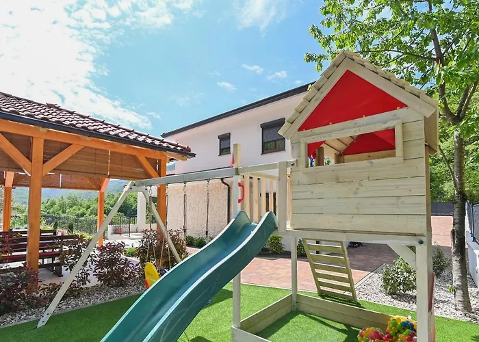 Suzana With Heated Pool And Outdoor Billiards *