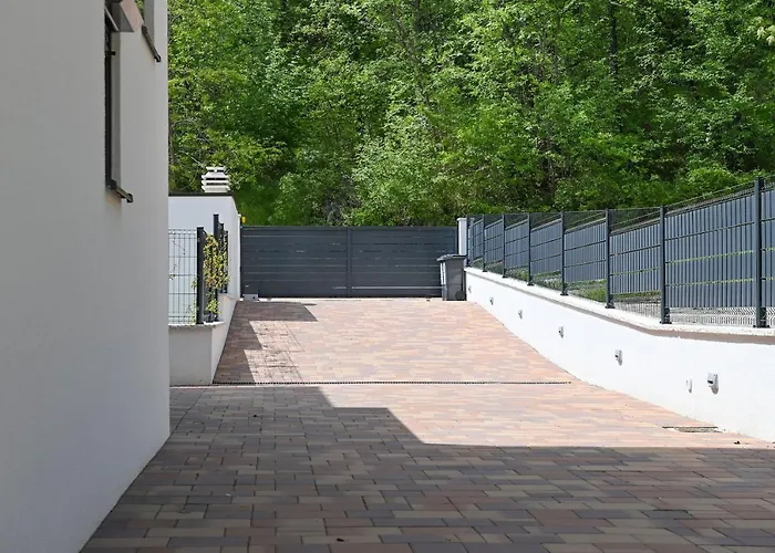 Suzana With Heated Pool And Outdoor Billiards Veprinac